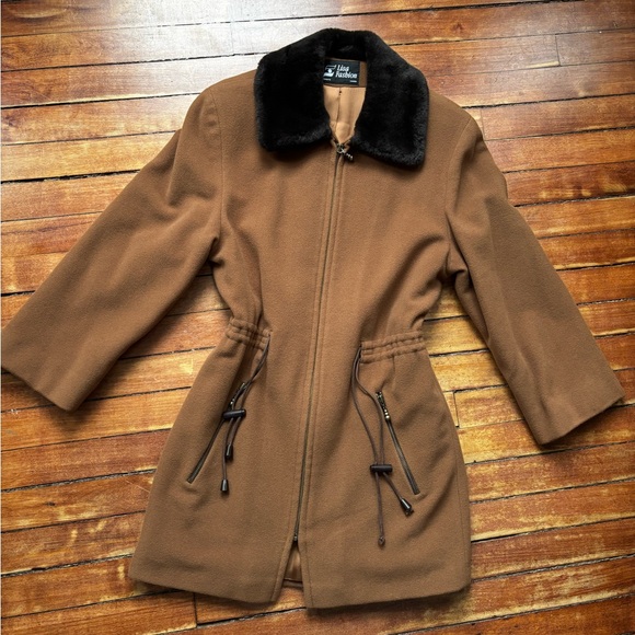 Vintage LISA FASHION Wool Cashmere Coat | Hourglass Silhouette | Med - Picture 15 of 15